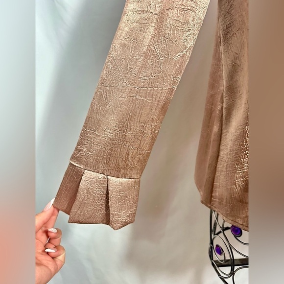 Essentials by Milano metallic gold button down shirt size L - Picture 2 of 9